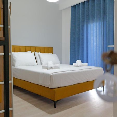 Hotel Holiday Саранде Екстериор снимка