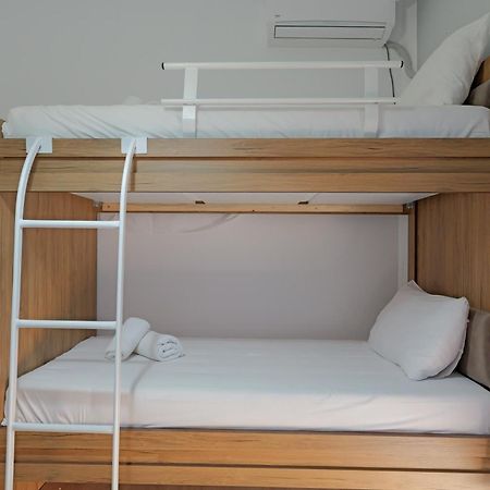 Hotel Holiday Саранде Екстериор снимка