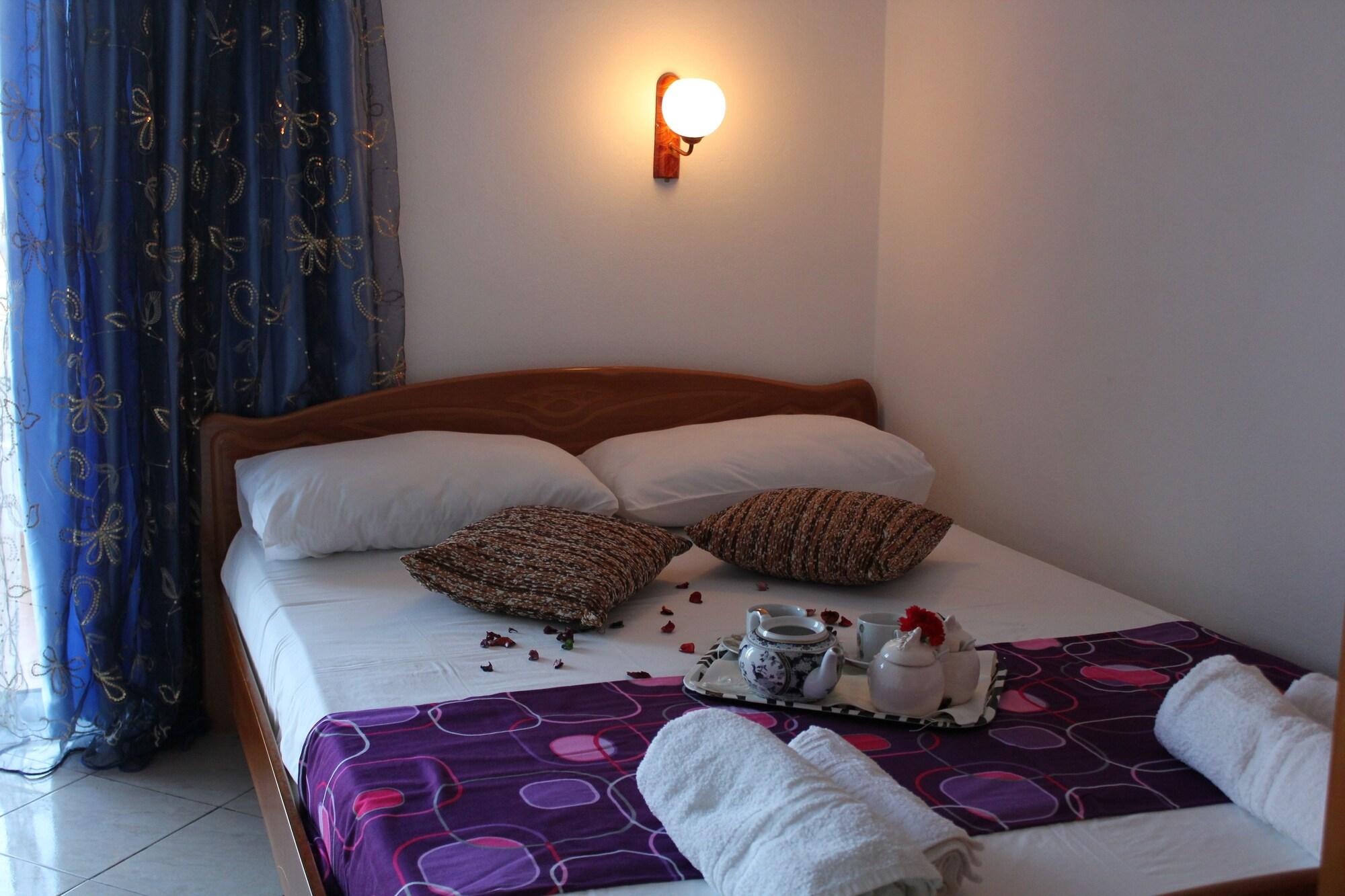 Hotel Holiday Саранде Екстериор снимка