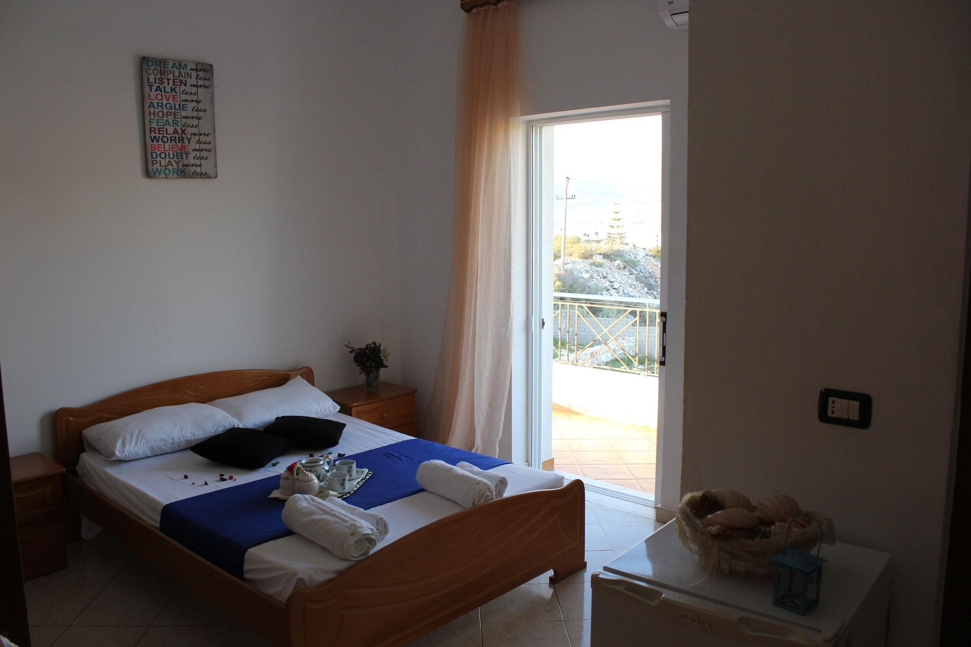 Hotel Holiday Саранде Екстериор снимка