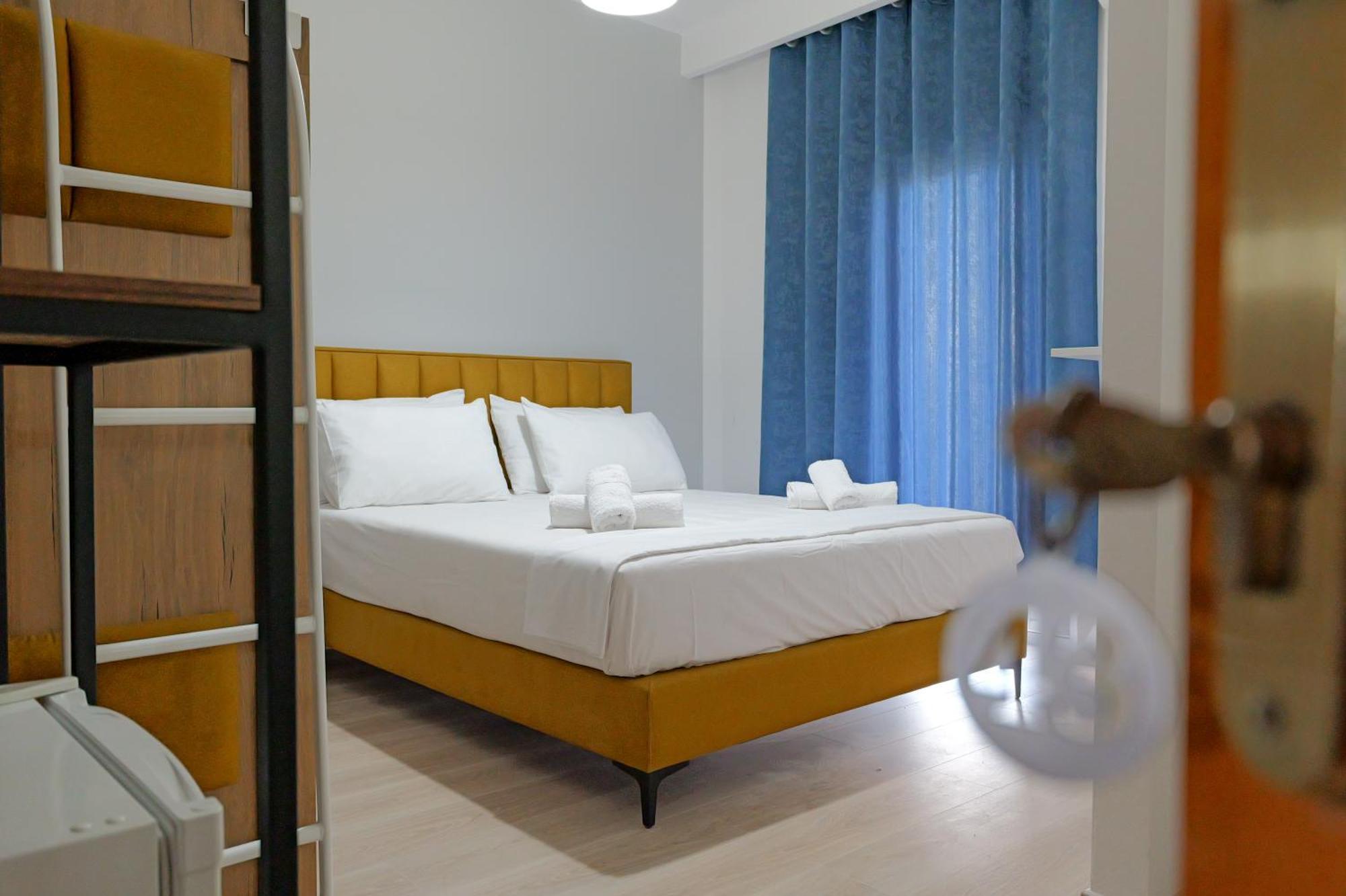 Hotel Holiday Саранде Екстериор снимка