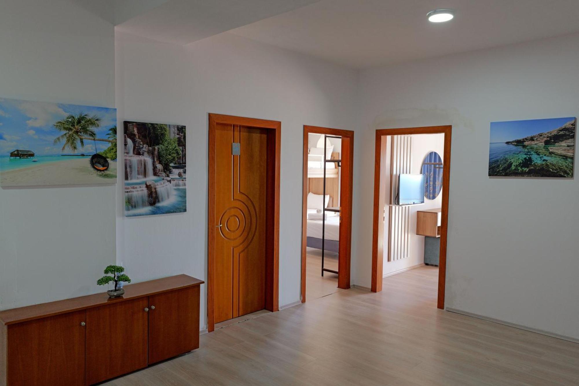 Hotel Holiday Саранде Екстериор снимка