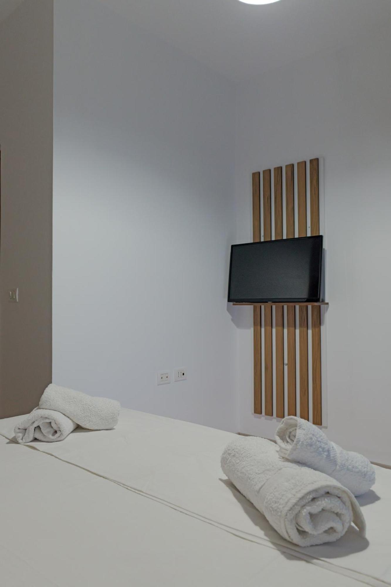 Hotel Holiday Саранде Екстериор снимка