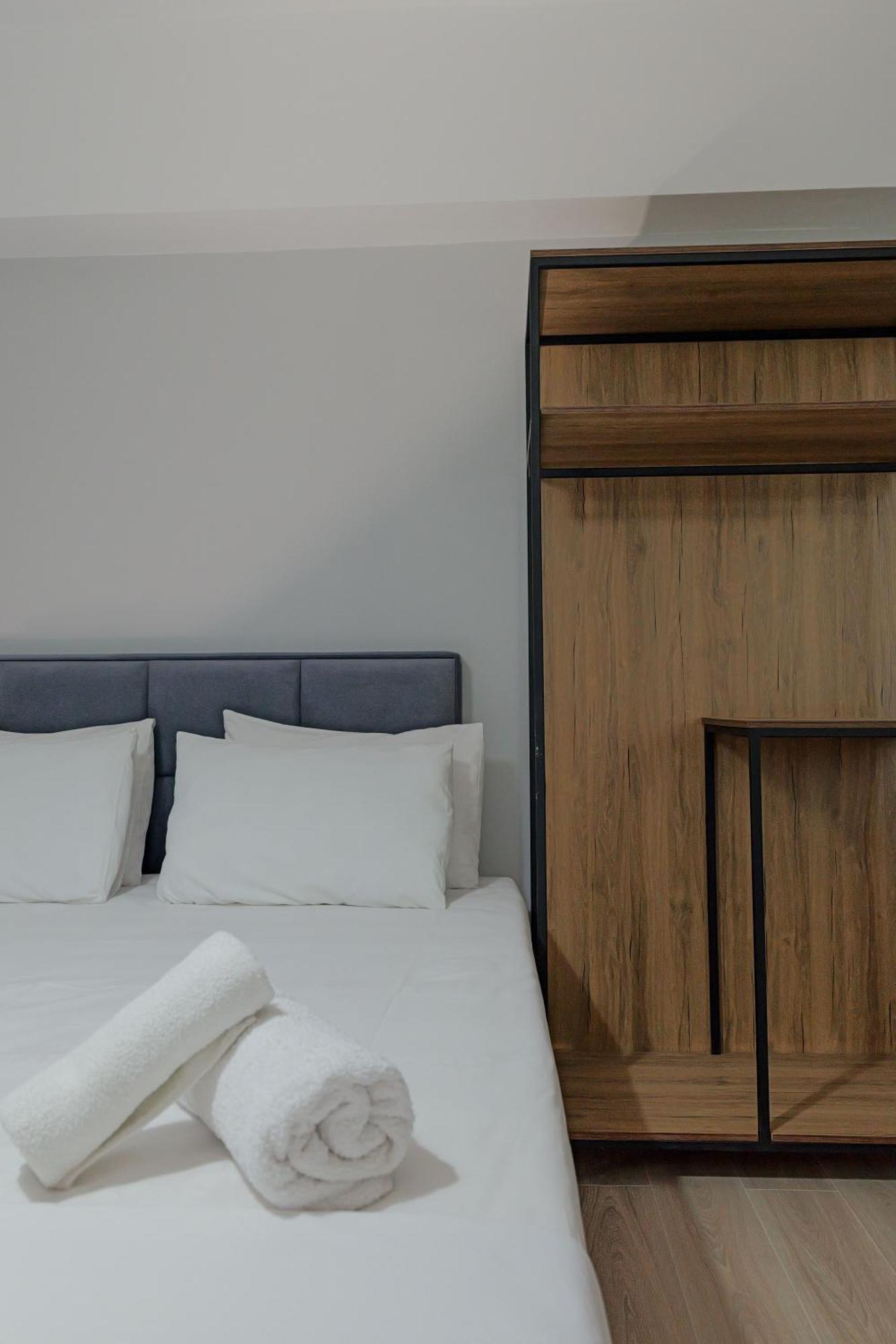 Hotel Holiday Саранде Екстериор снимка
