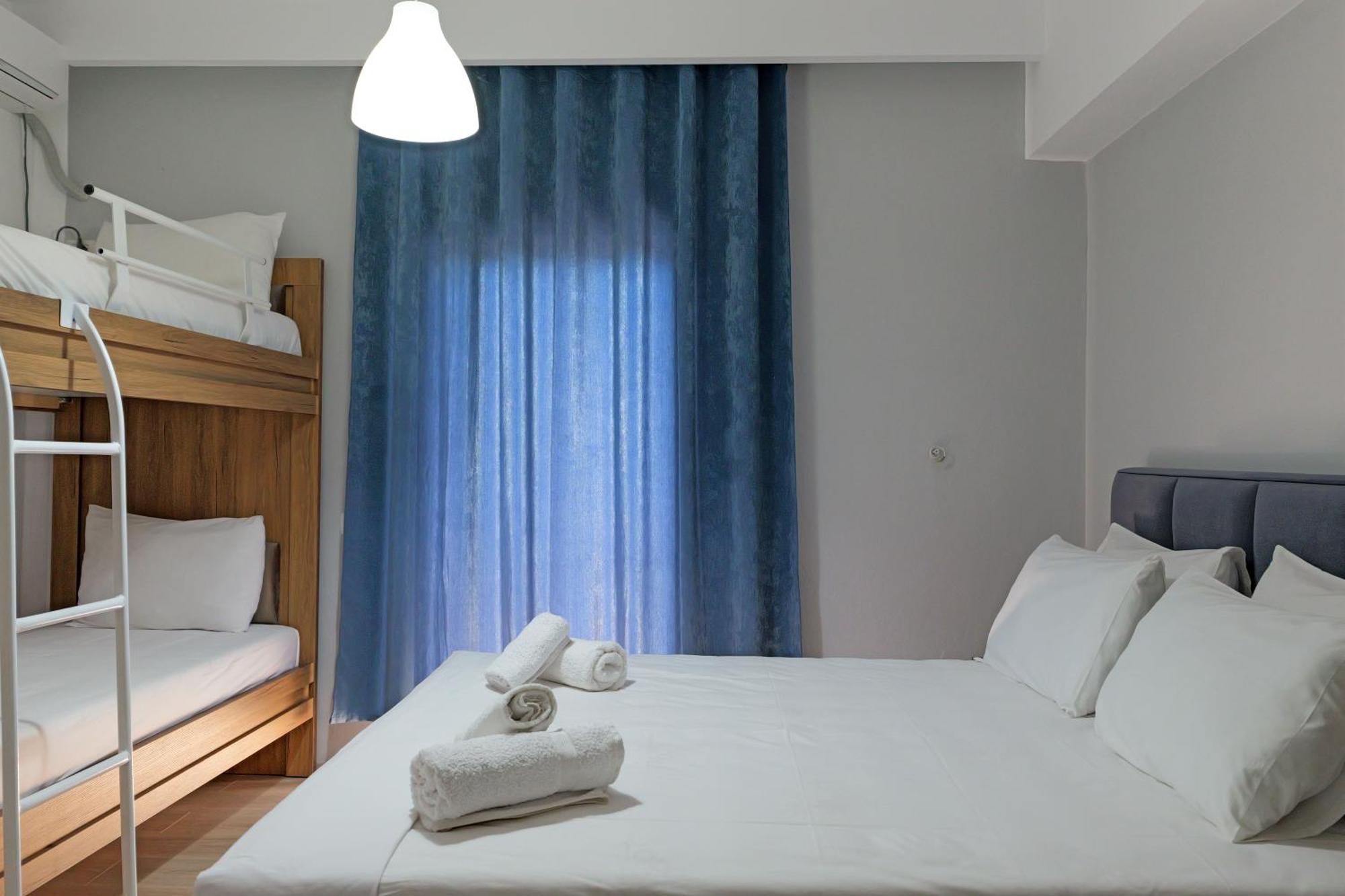 Hotel Holiday Саранде Екстериор снимка