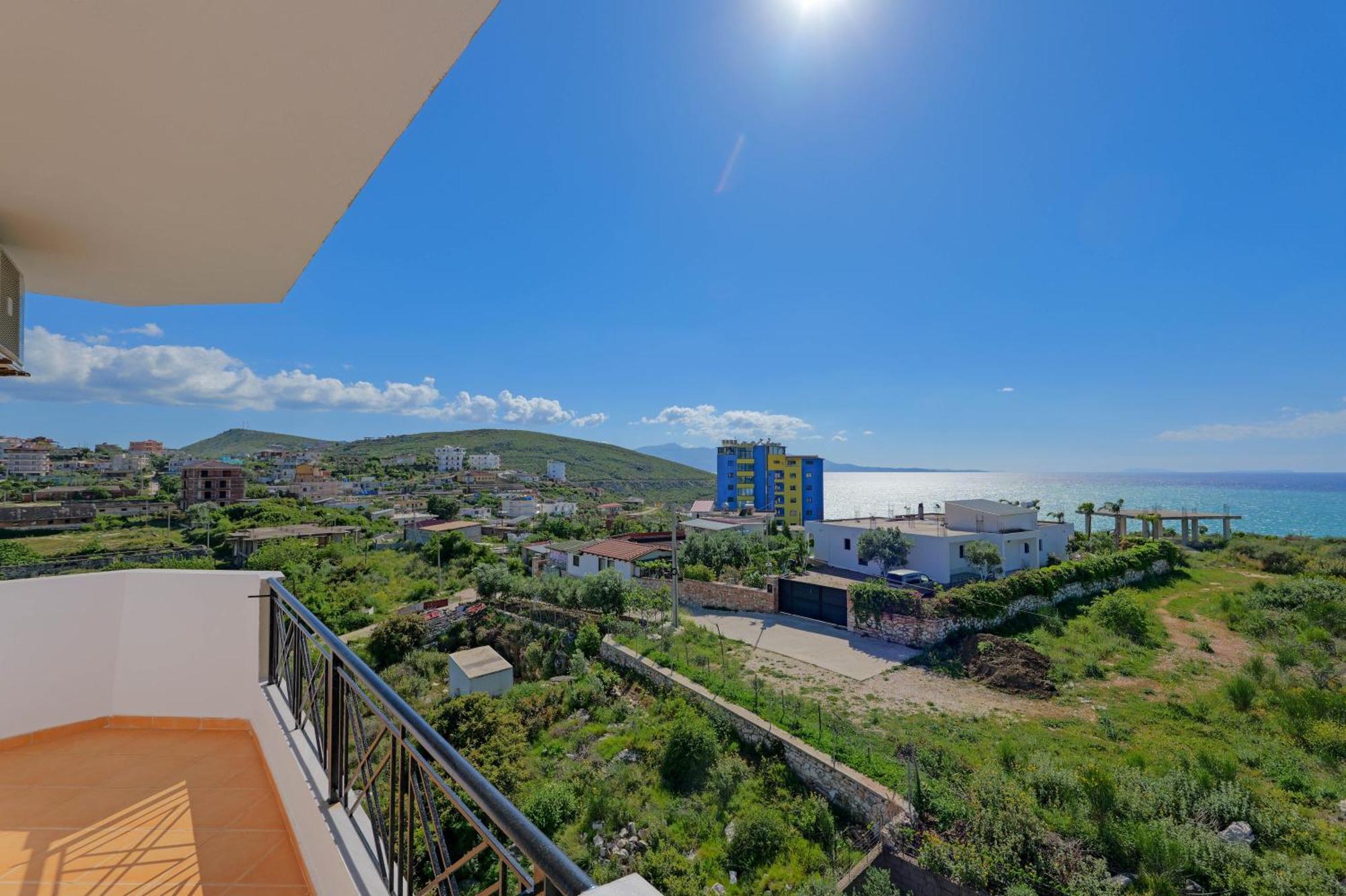 Hotel Holiday Саранде Екстериор снимка