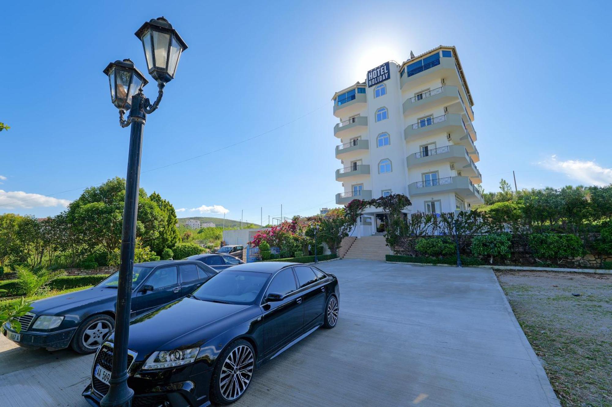 Hotel Holiday Саранде Екстериор снимка