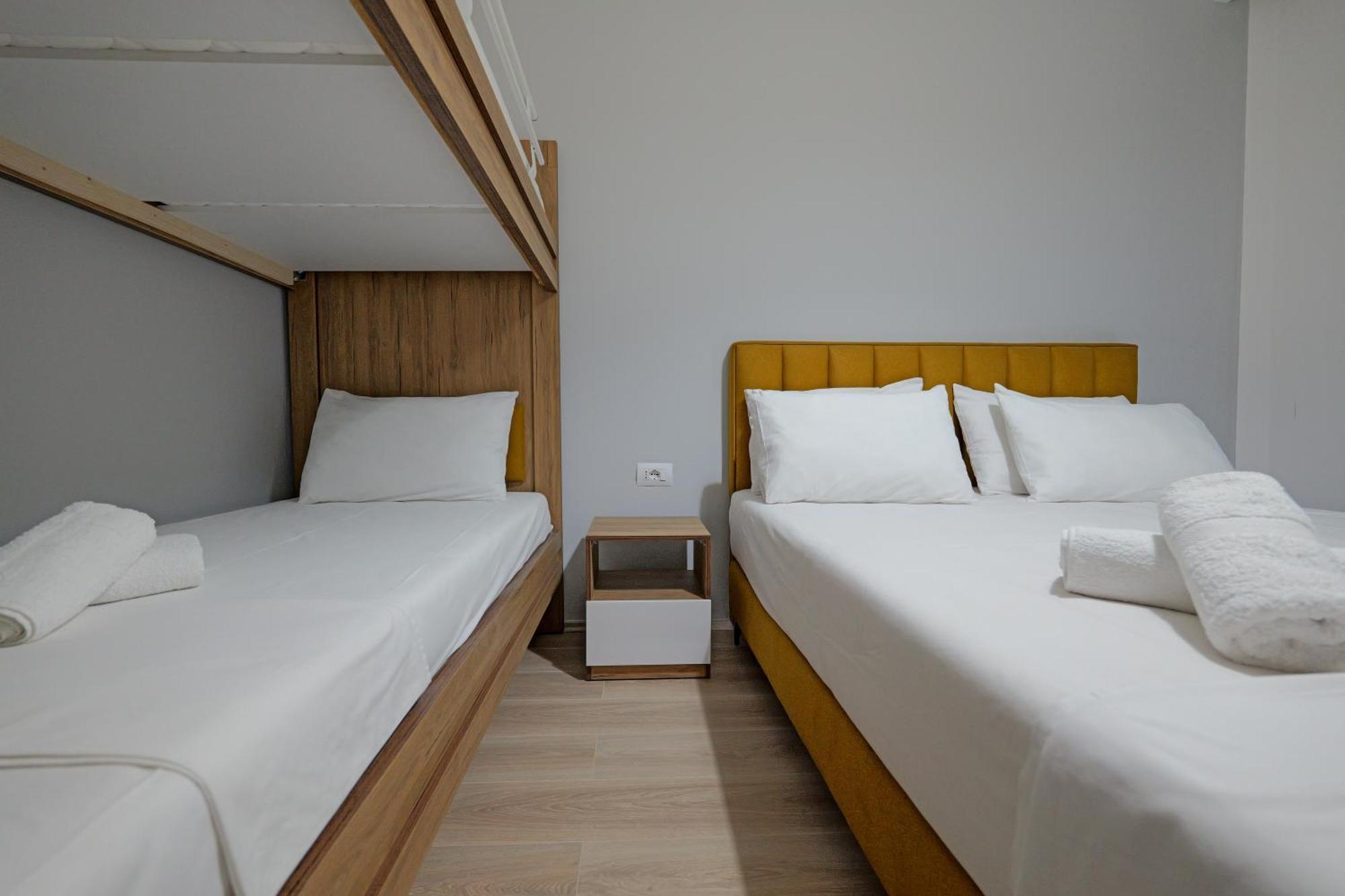 Hotel Holiday Саранде Екстериор снимка