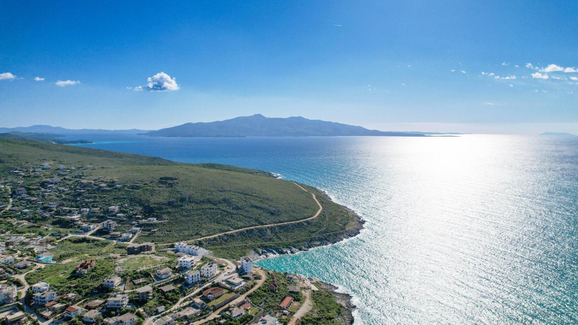 Hotel Holiday Саранде Екстериор снимка