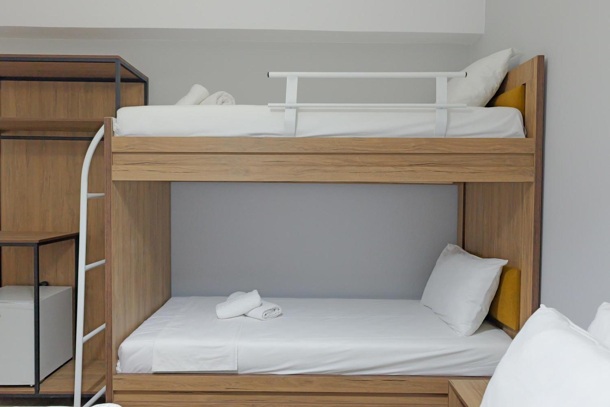 Hotel Holiday Саранде Екстериор снимка