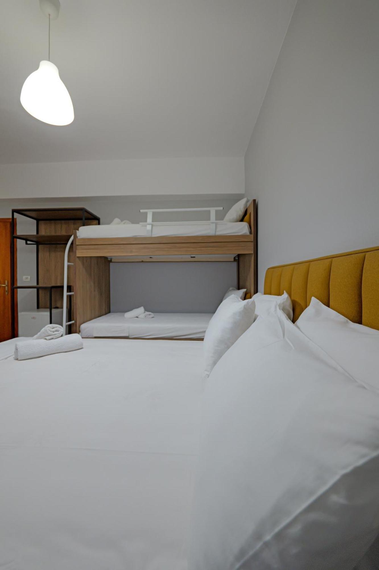 Hotel Holiday Саранде Екстериор снимка