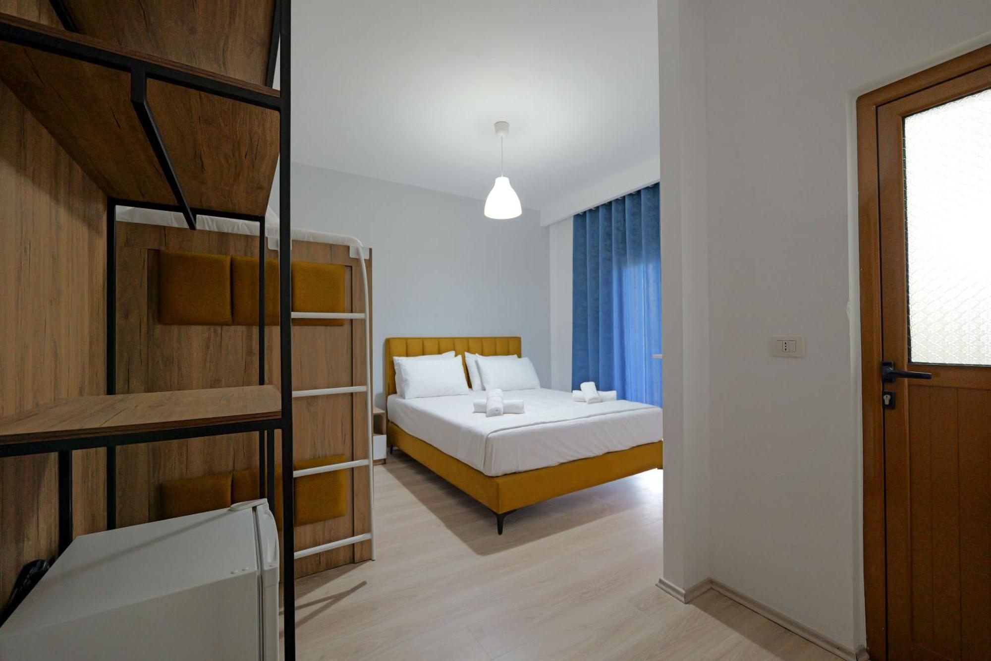 Hotel Holiday Саранде Екстериор снимка