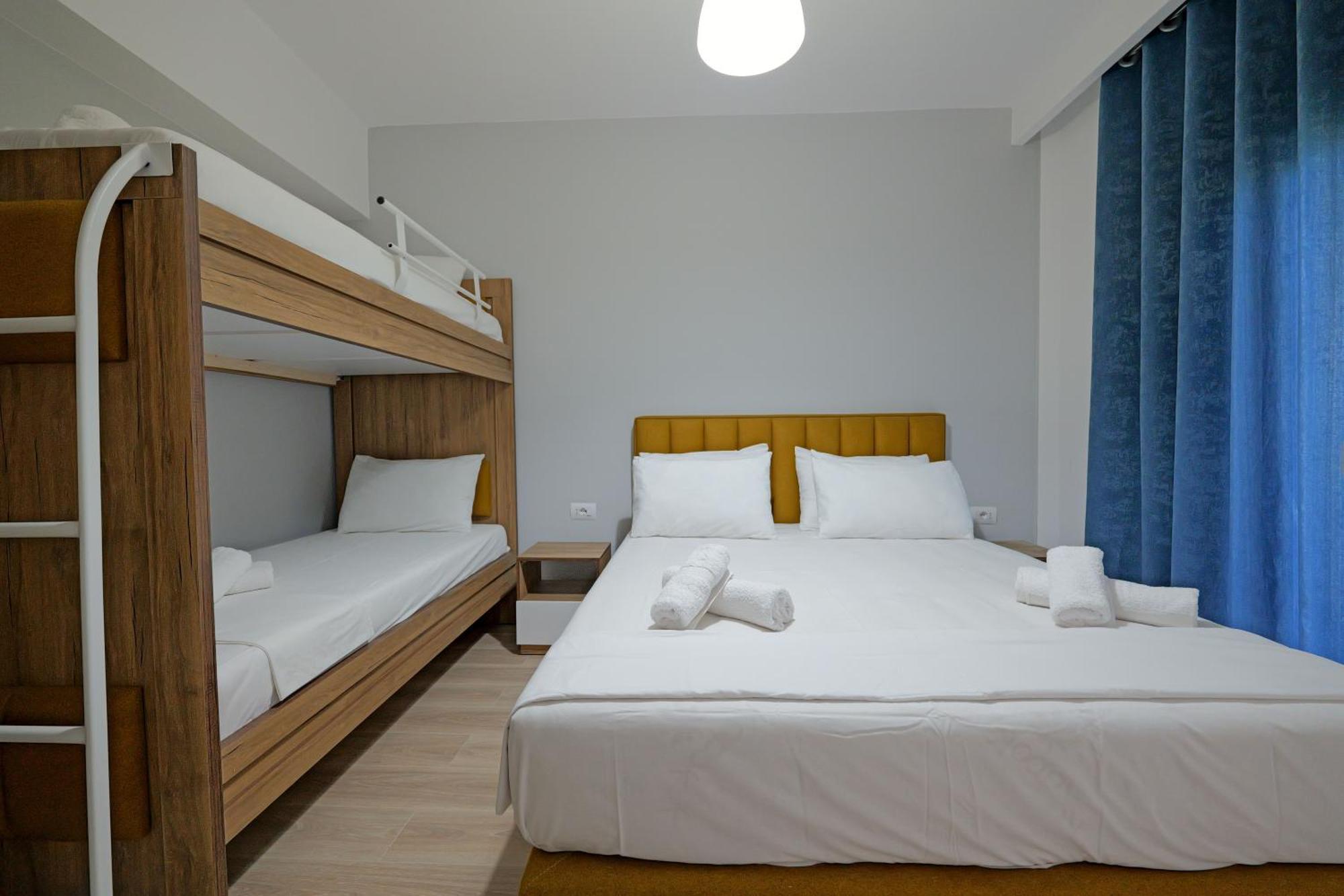Hotel Holiday Саранде Екстериор снимка