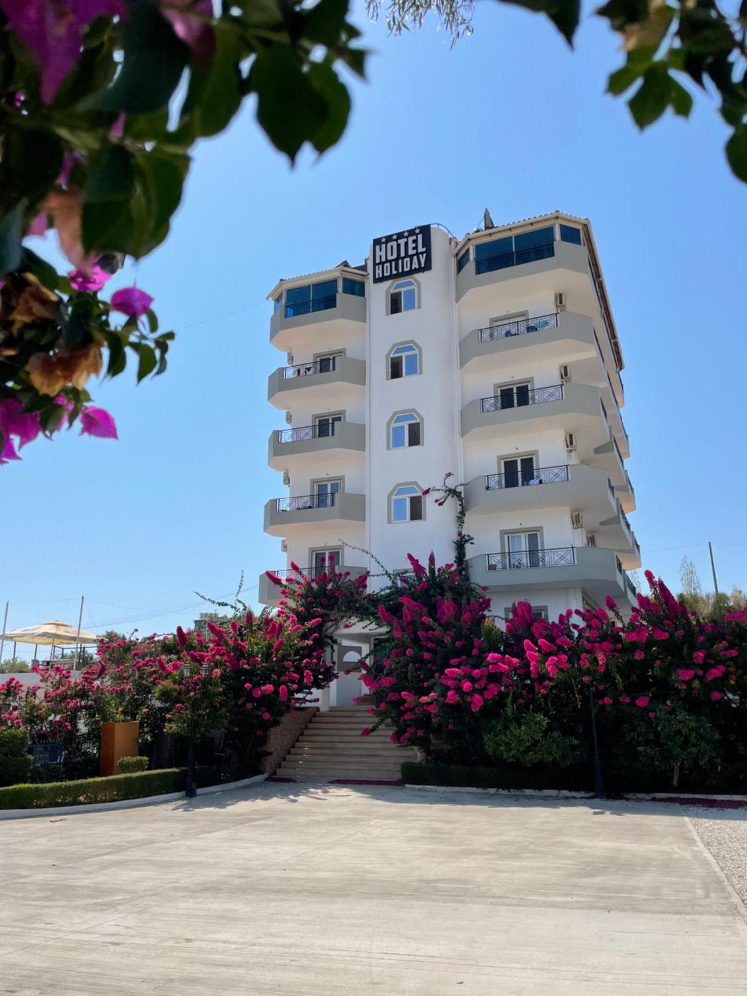 Hotel Holiday Саранде Екстериор снимка
